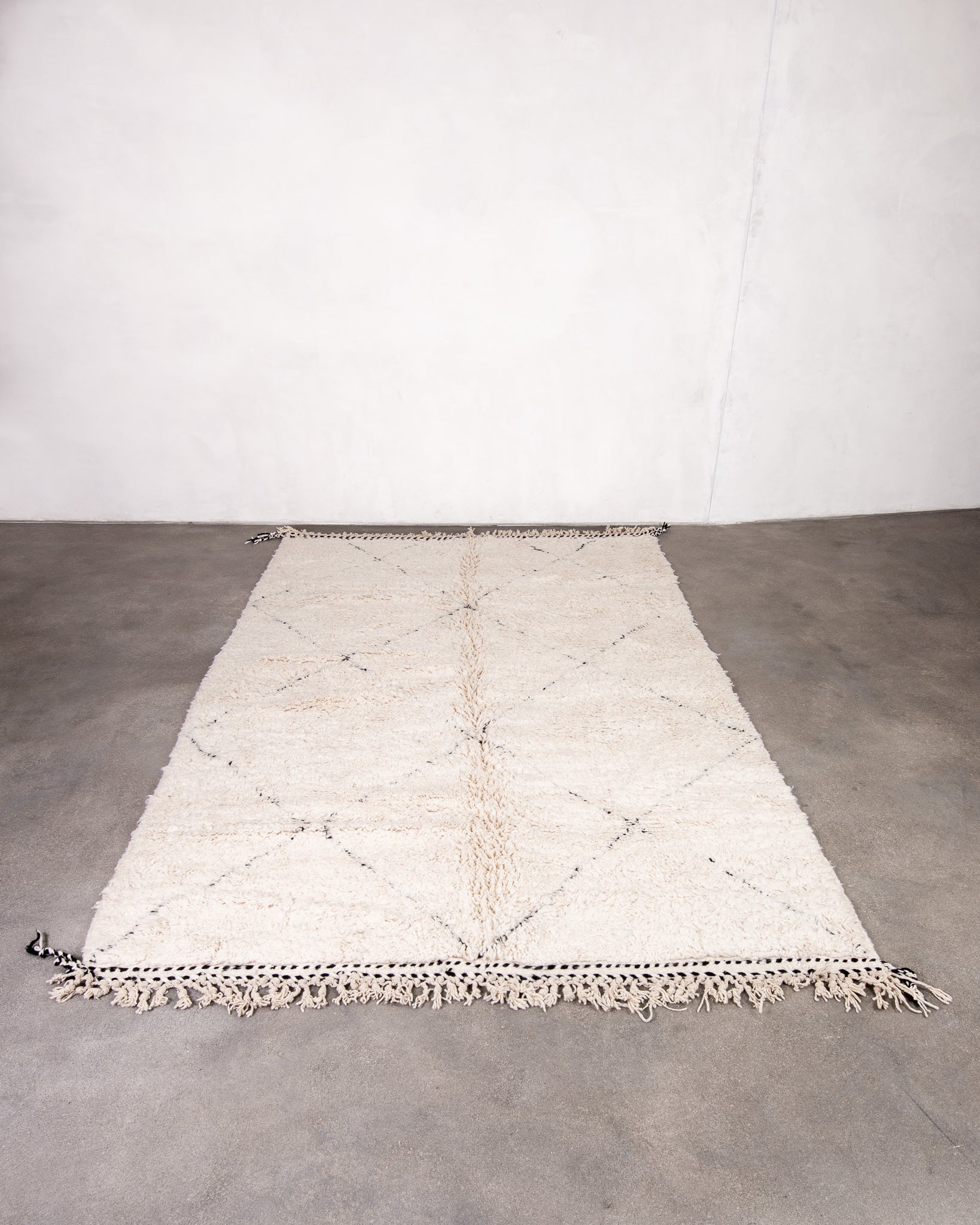 Modern designer handcrafted Berber rug from morocco Beniourain with beautiful colors and patterns